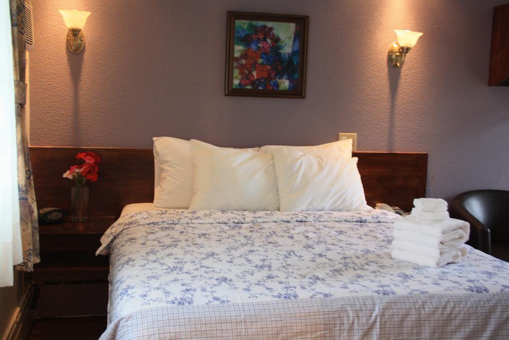 Au Doc Motel Repentigny Room photo